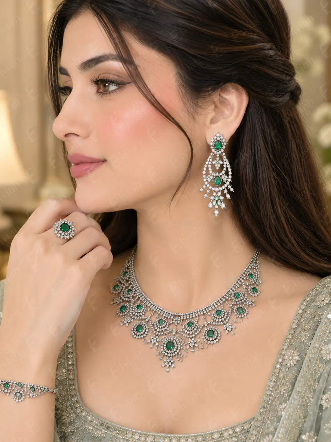 Emerald Royale Bridal Jewelry Set (4)