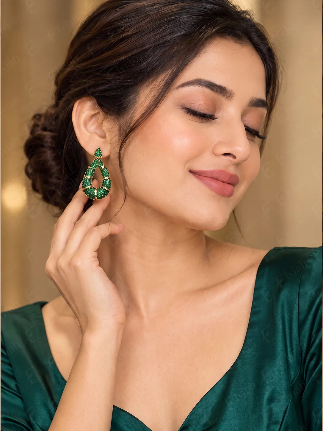 Emerald Teardrop Crystal Earrings (3)