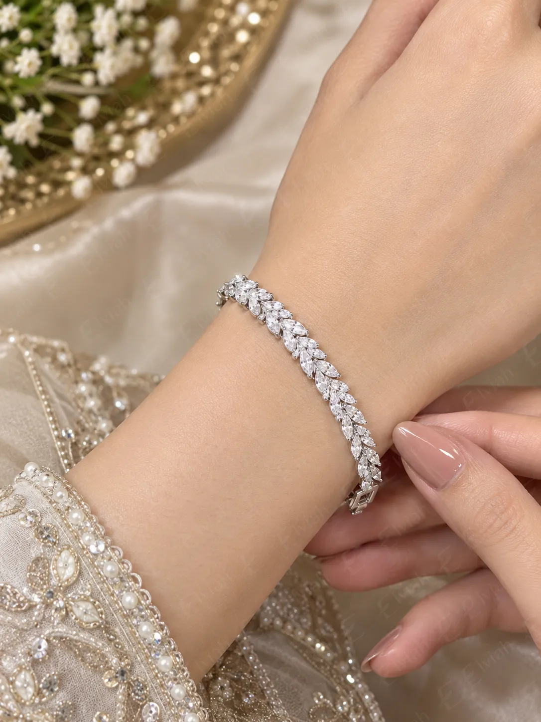 Silver Laurel Leaf Tennis Bracelet (3)