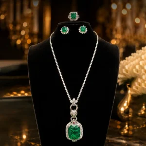 Green Halo Pendant Jewelry Set | Verdant Halo by Elviah